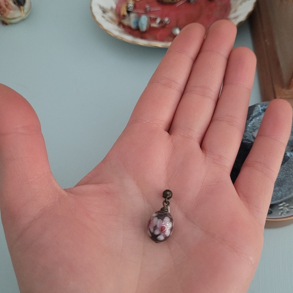 Little Egg Drop earings - Picture 2 of 3